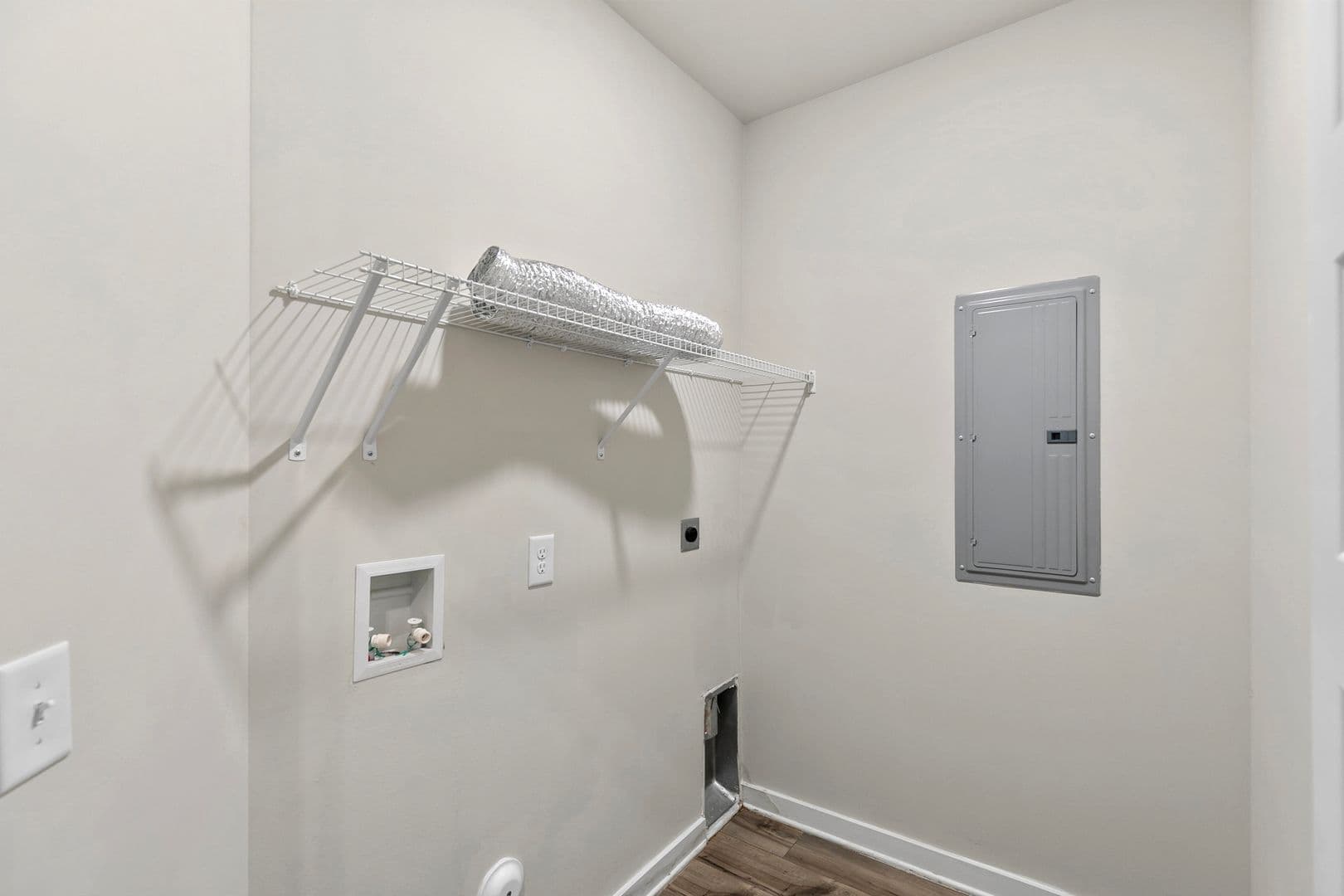 Clanton House: 275 Avalon Way