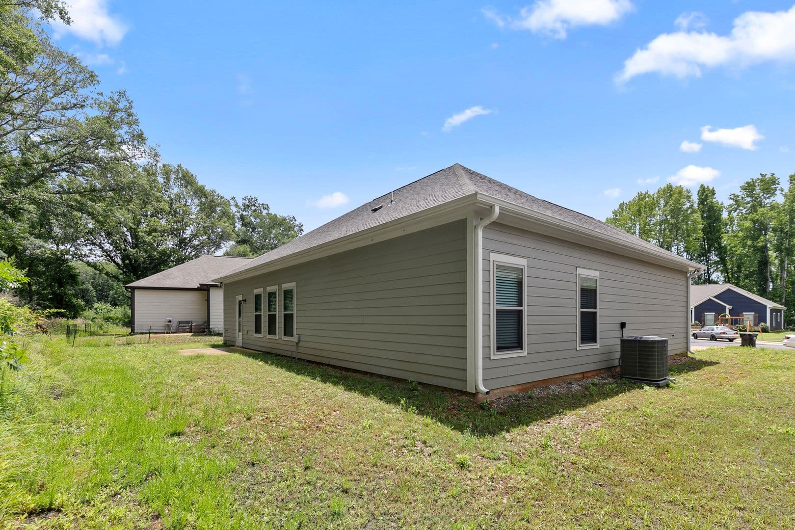 Clanton House: 275 Avalon Way