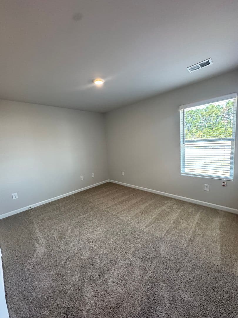 Lincoln House: 207 Driftwood Lane