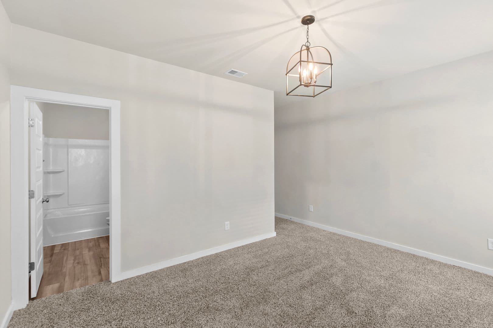 Clanton House: 275 Avalon Way