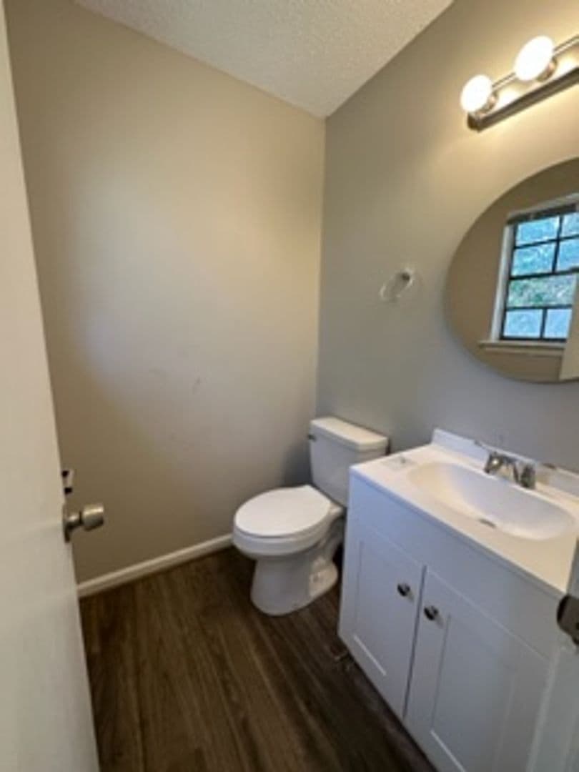 Birmingham House: 8221 Vassar Ave