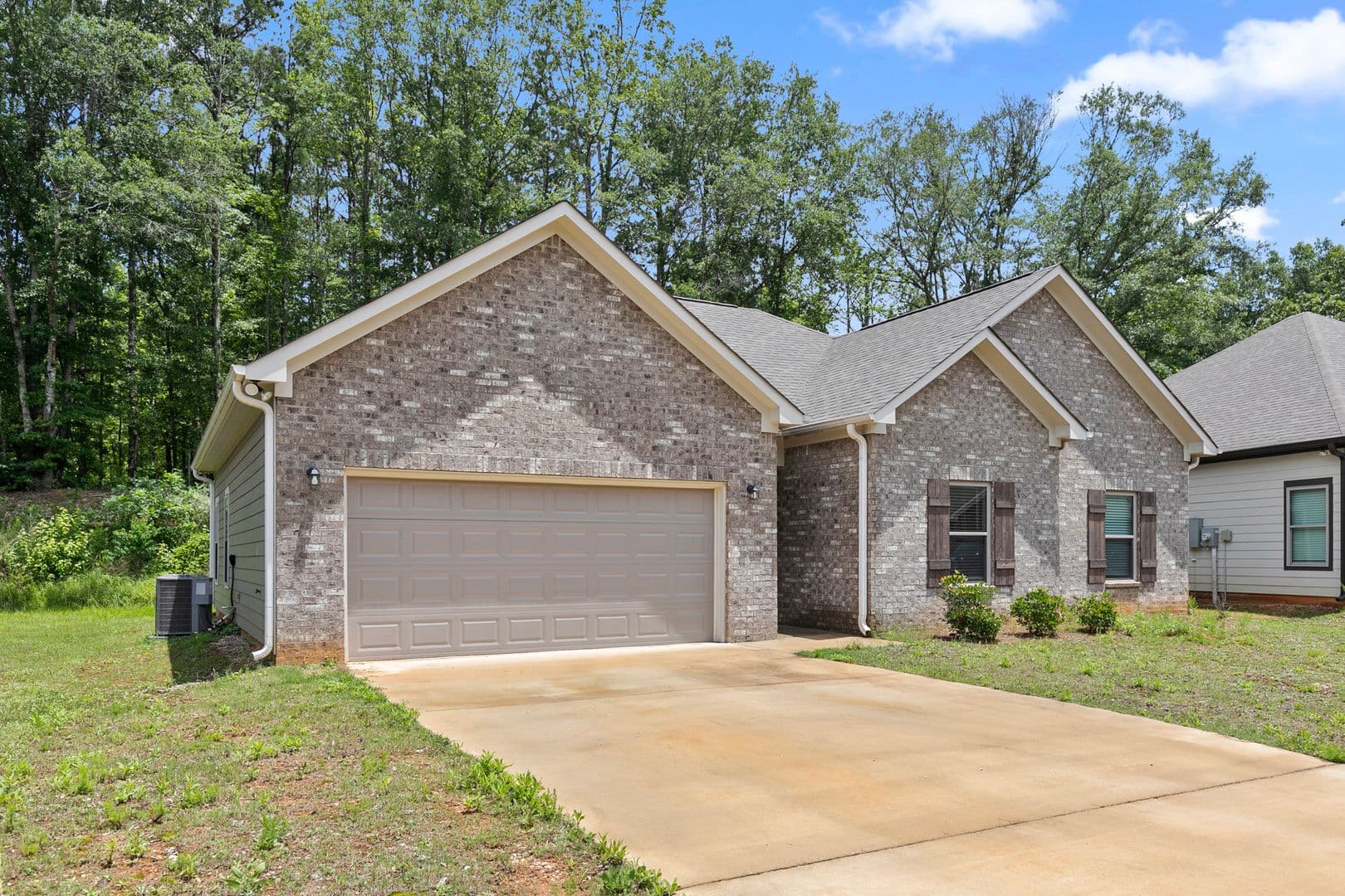 Clanton House: 275 Avalon Way