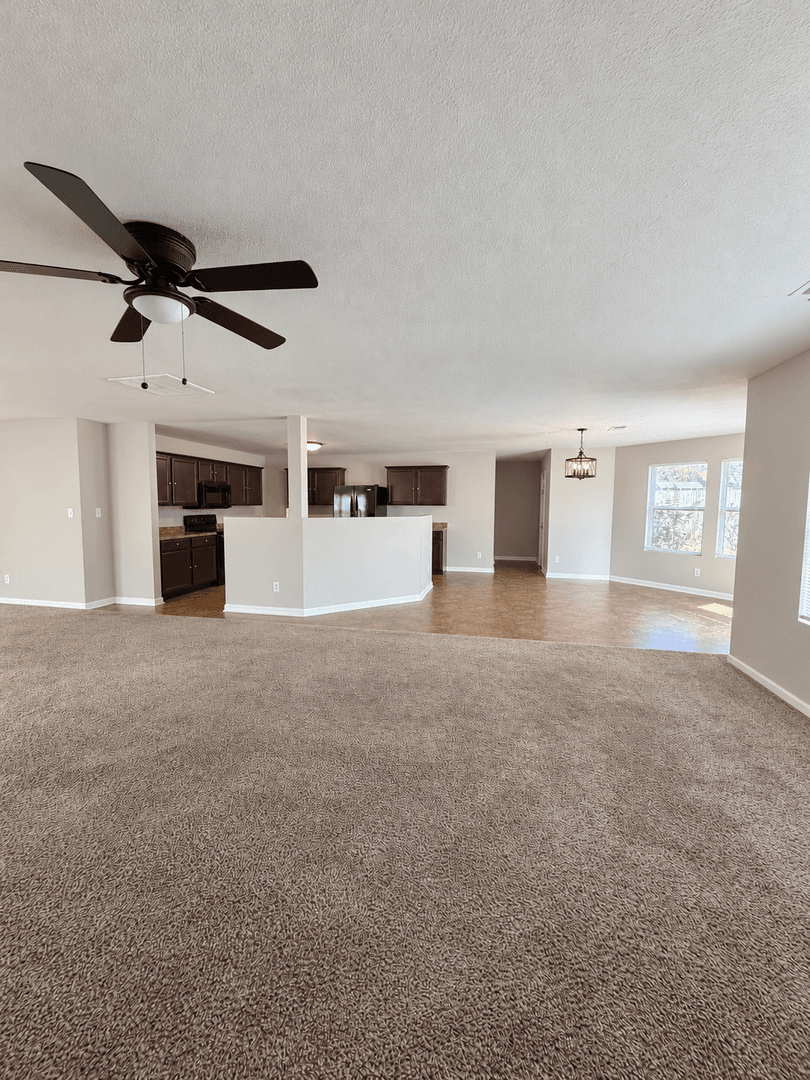Madison House: 123 Forestbrook Drive