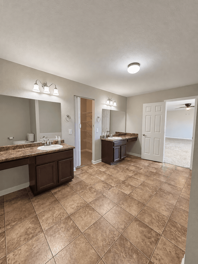 Madison House: 123 Forestbrook Drive