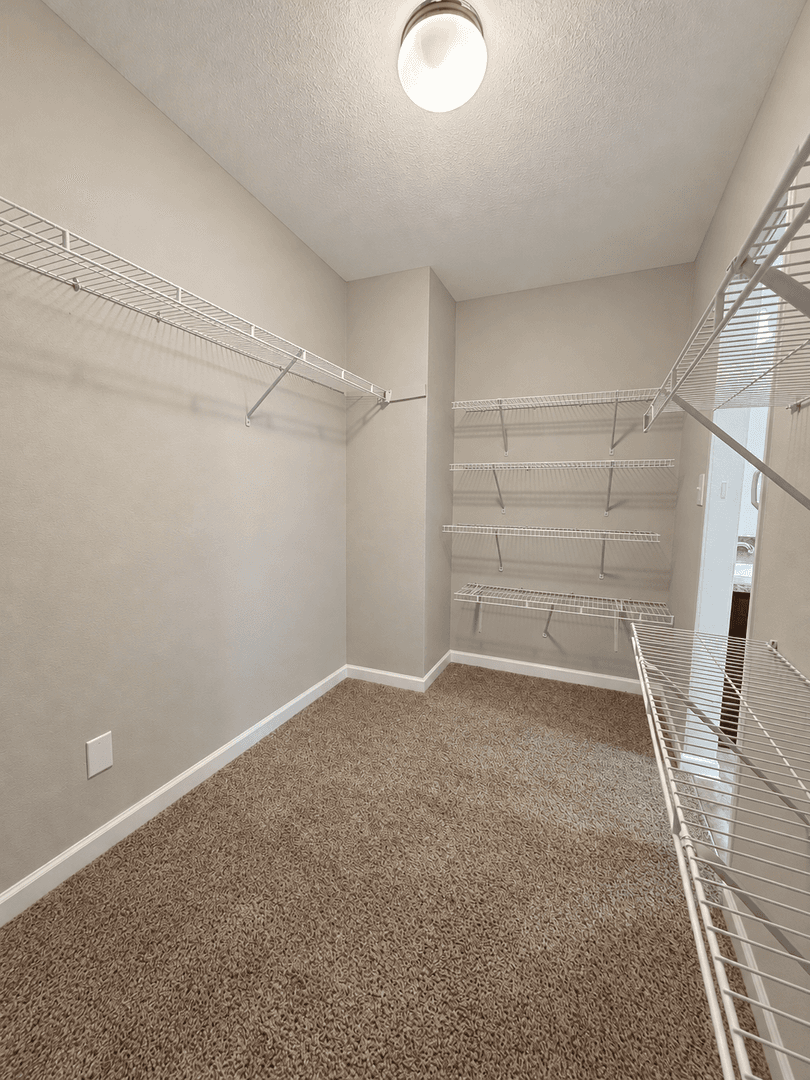 Madison House: 123 Forestbrook Drive