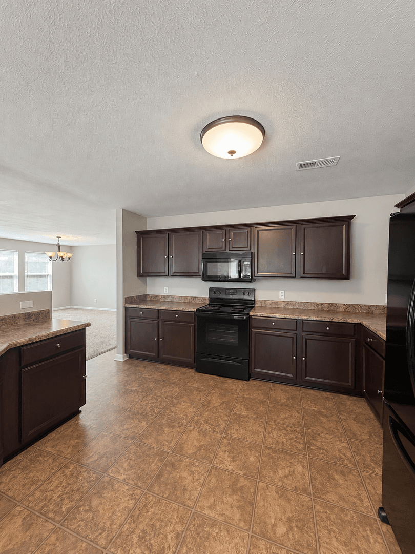 Madison House: 123 Forestbrook Drive