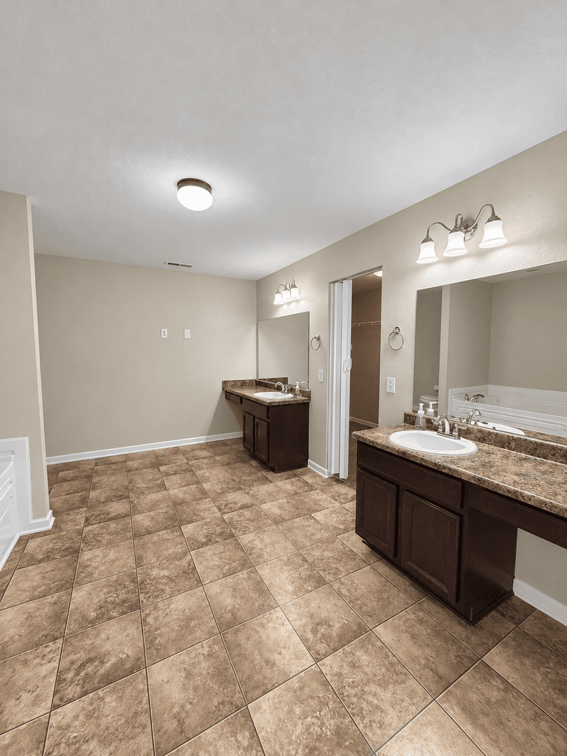 Madison House: 123 Forestbrook Drive