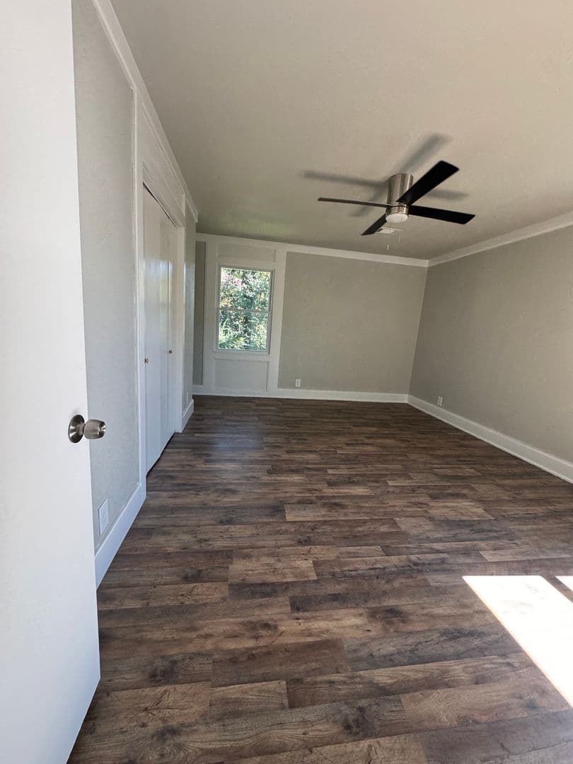 Huntsville House: 3306 E Tucker Drive