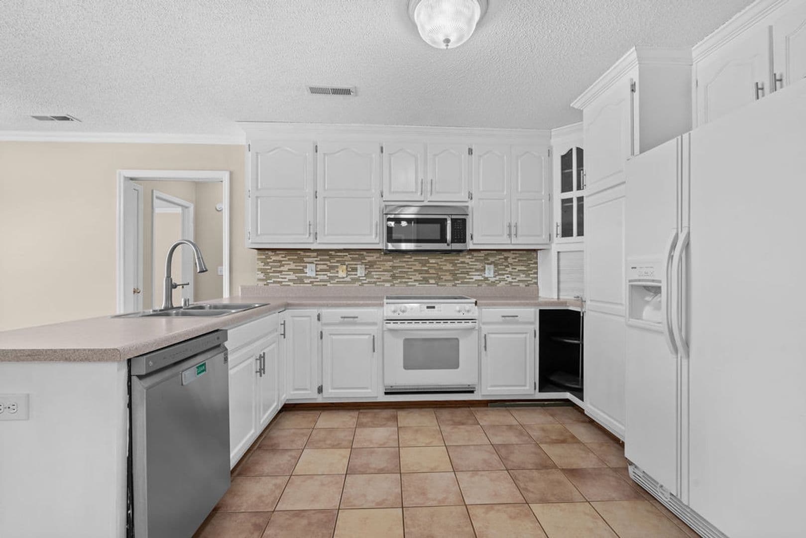 Madison House: 185 Raspberry Way