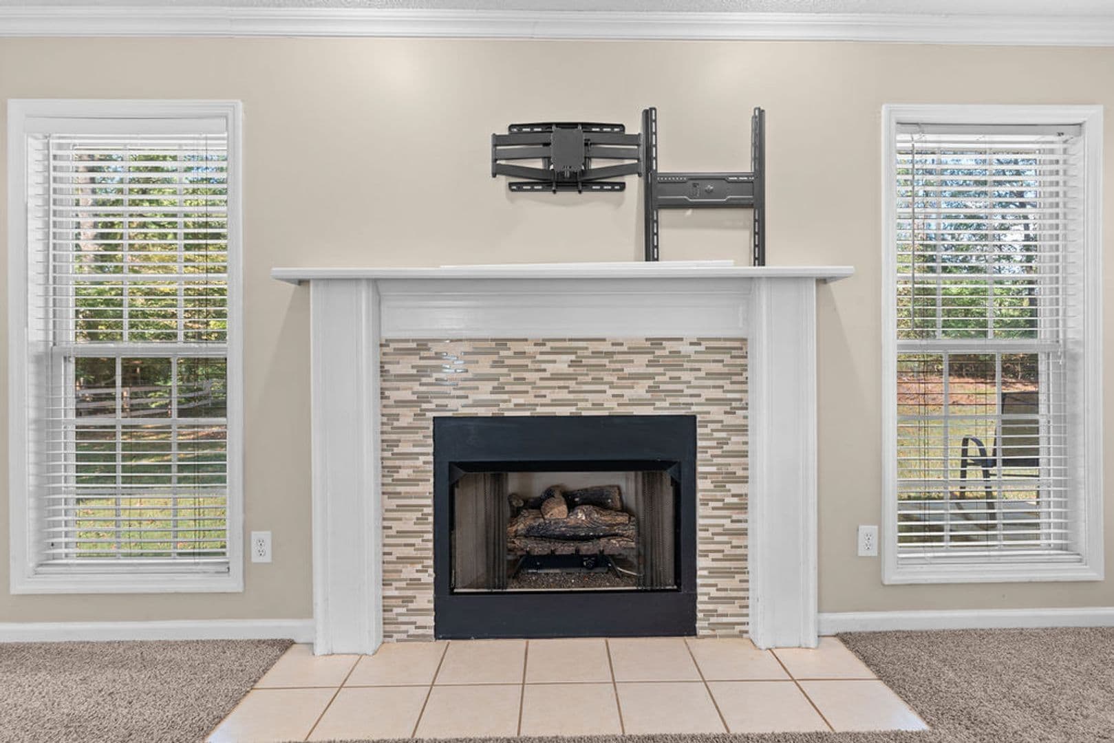 Madison House: 185 Raspberry Way