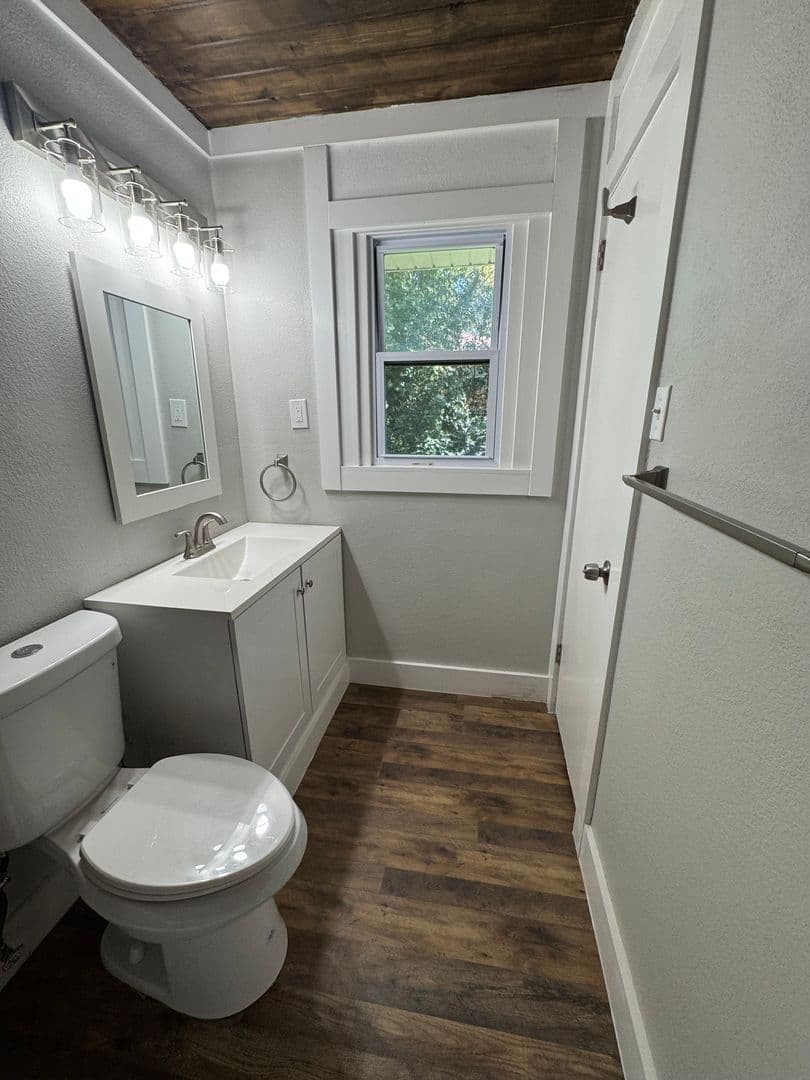 Huntsville House: 3306 E Tucker Drive