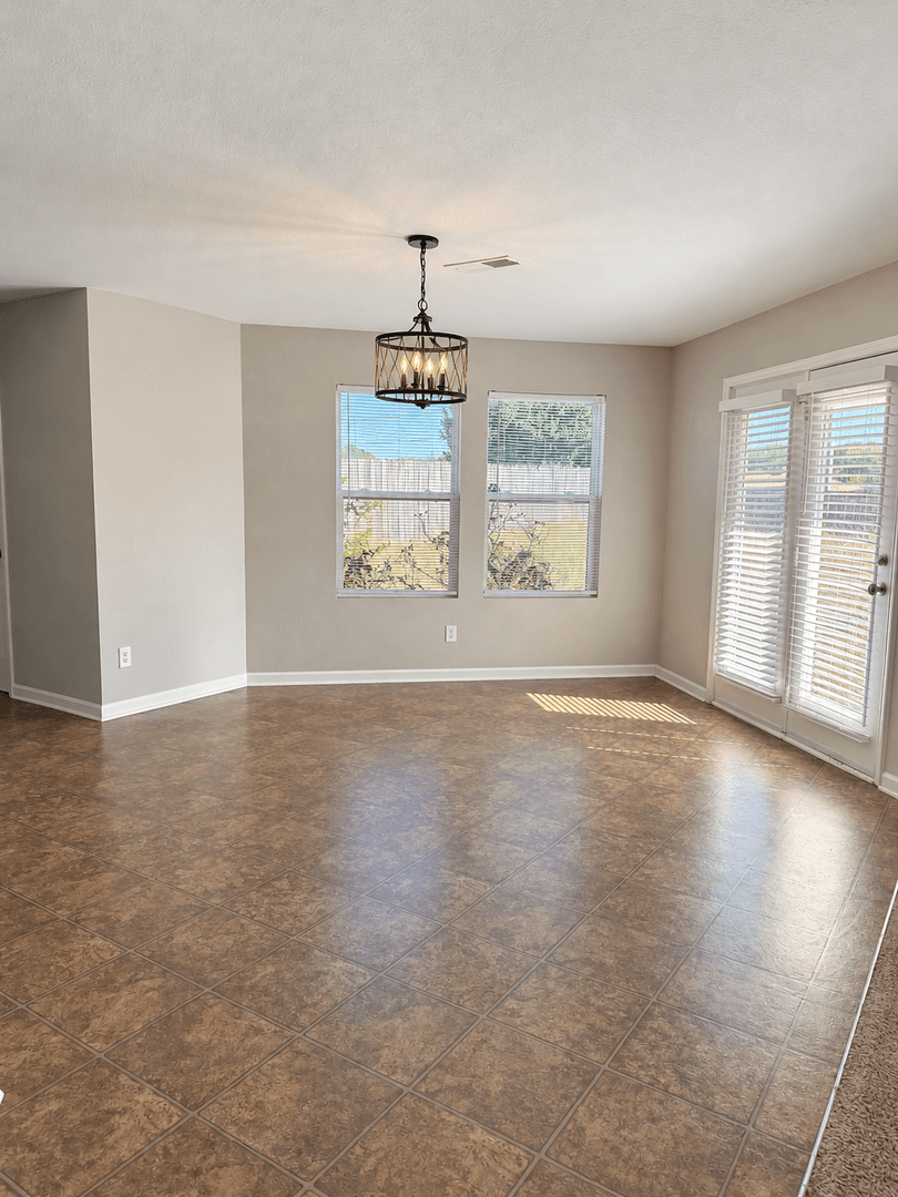 Madison House: 123 Forestbrook Drive