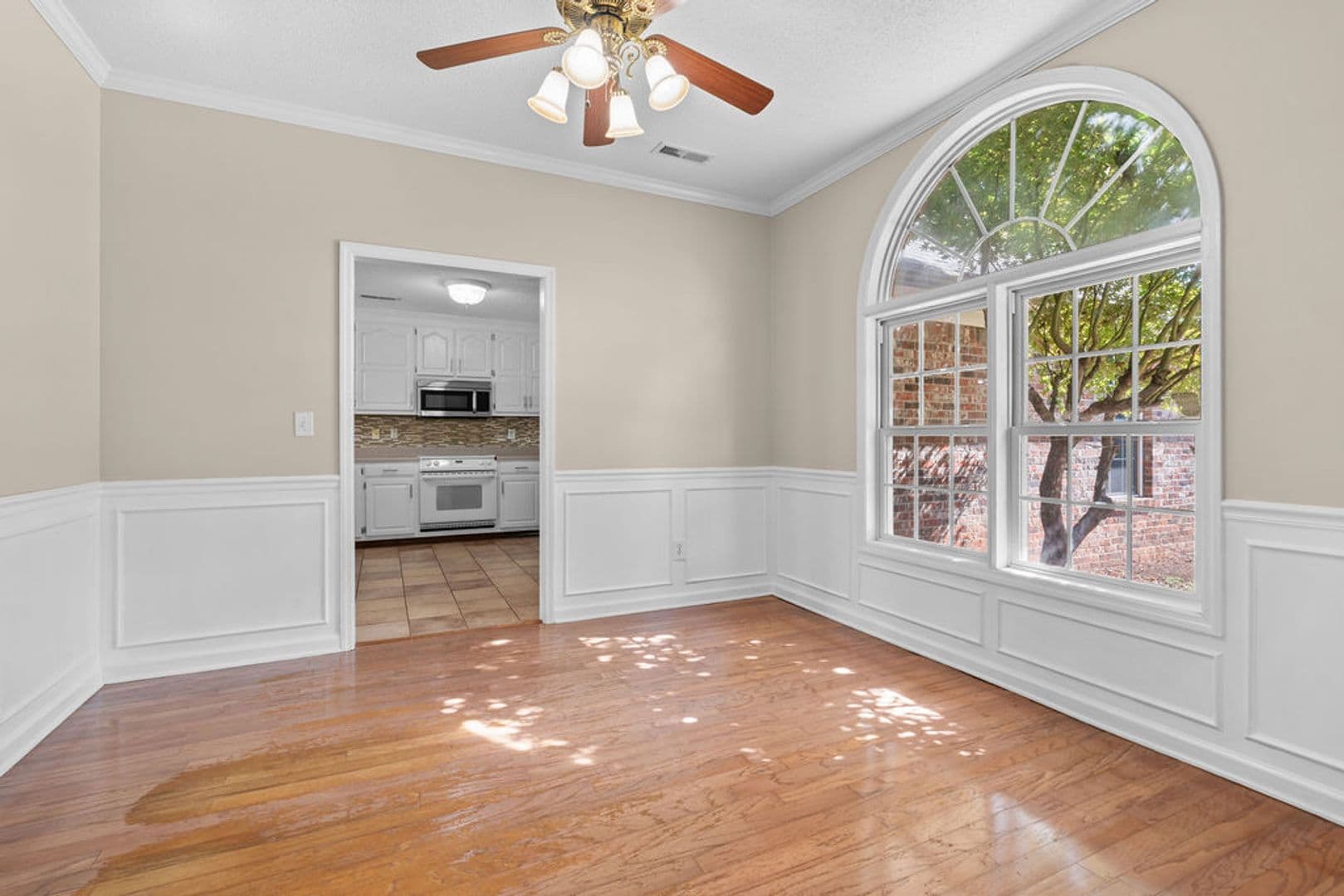 Madison House: 185 Raspberry Way