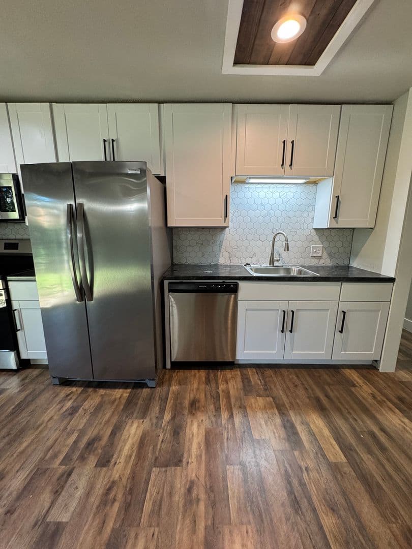 Huntsville House: 3306 E Tucker Drive