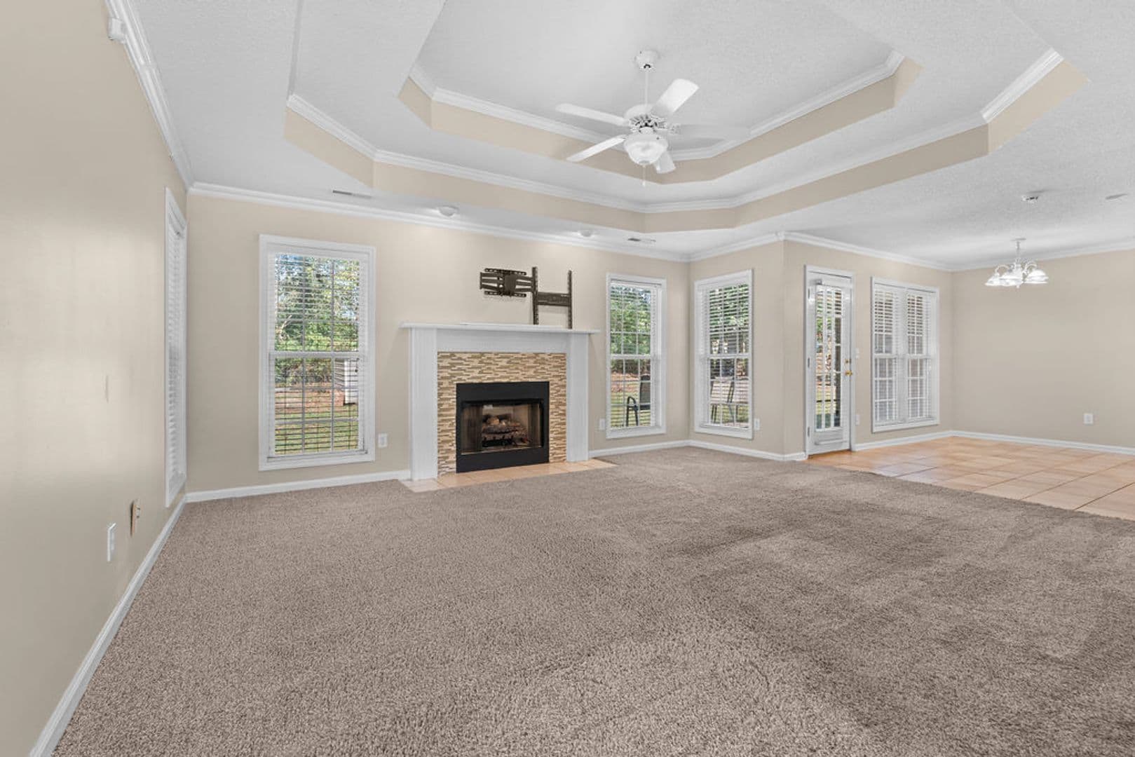 Madison House: 185 Raspberry Way