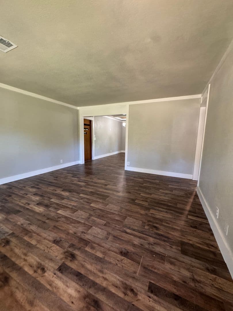 Huntsville House: 3306 E Tucker Drive