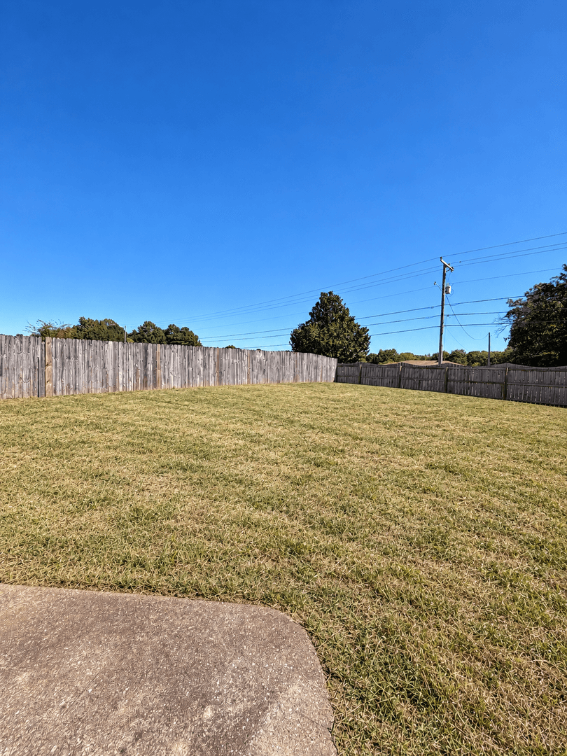 Madison House: 123 Forestbrook Drive