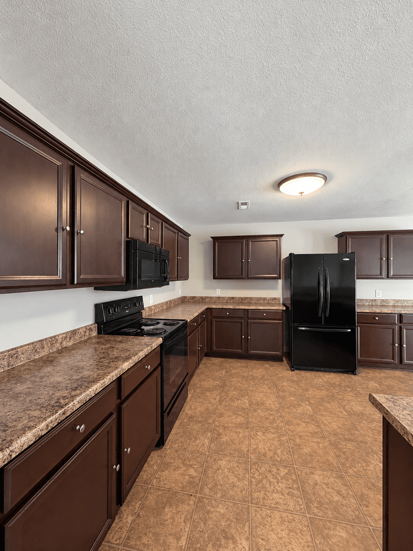 Madison House: 123 Forestbrook Drive