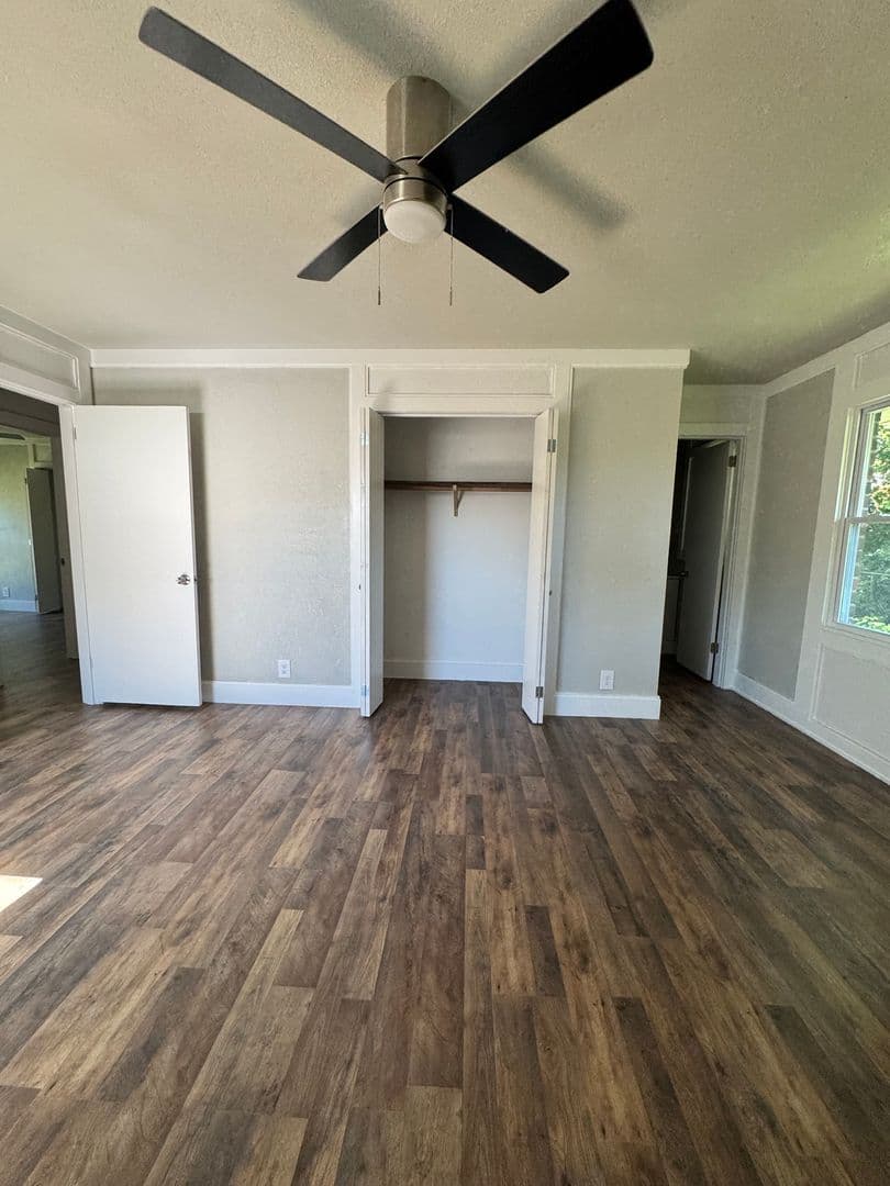 Huntsville House: 3306 E Tucker Drive