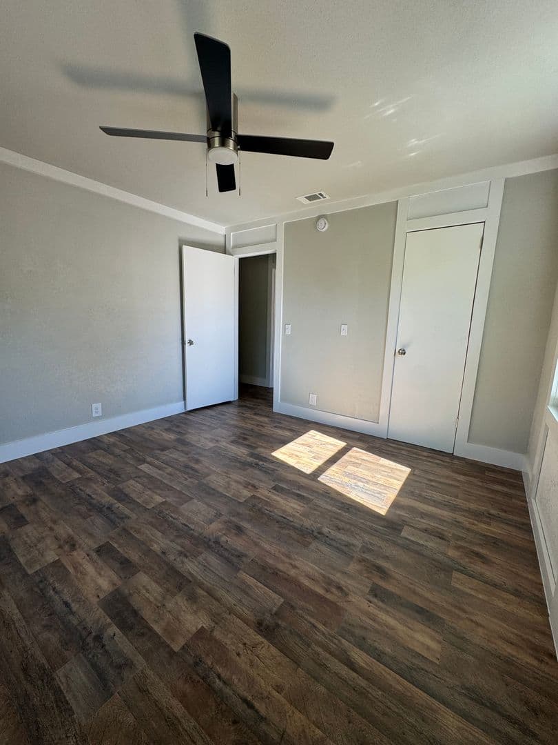 Huntsville House: 3306 E Tucker Drive