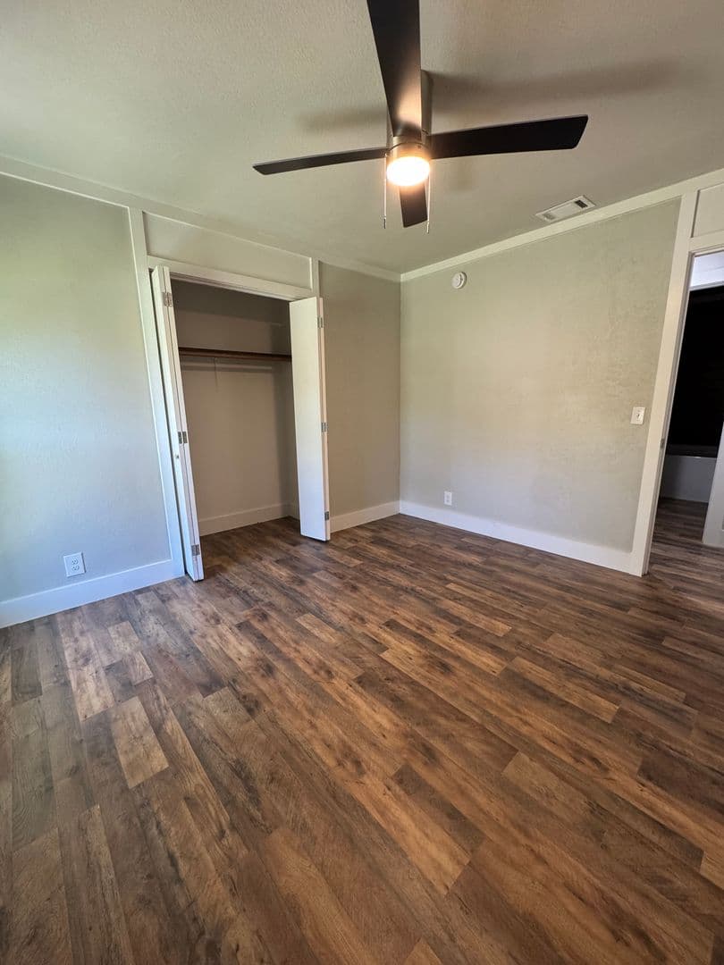 Huntsville House: 3306 E Tucker Drive