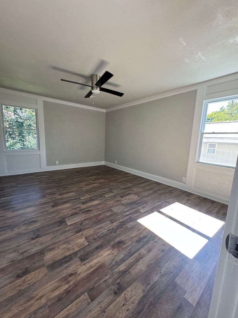 Huntsville House: 3306 E Tucker Drive