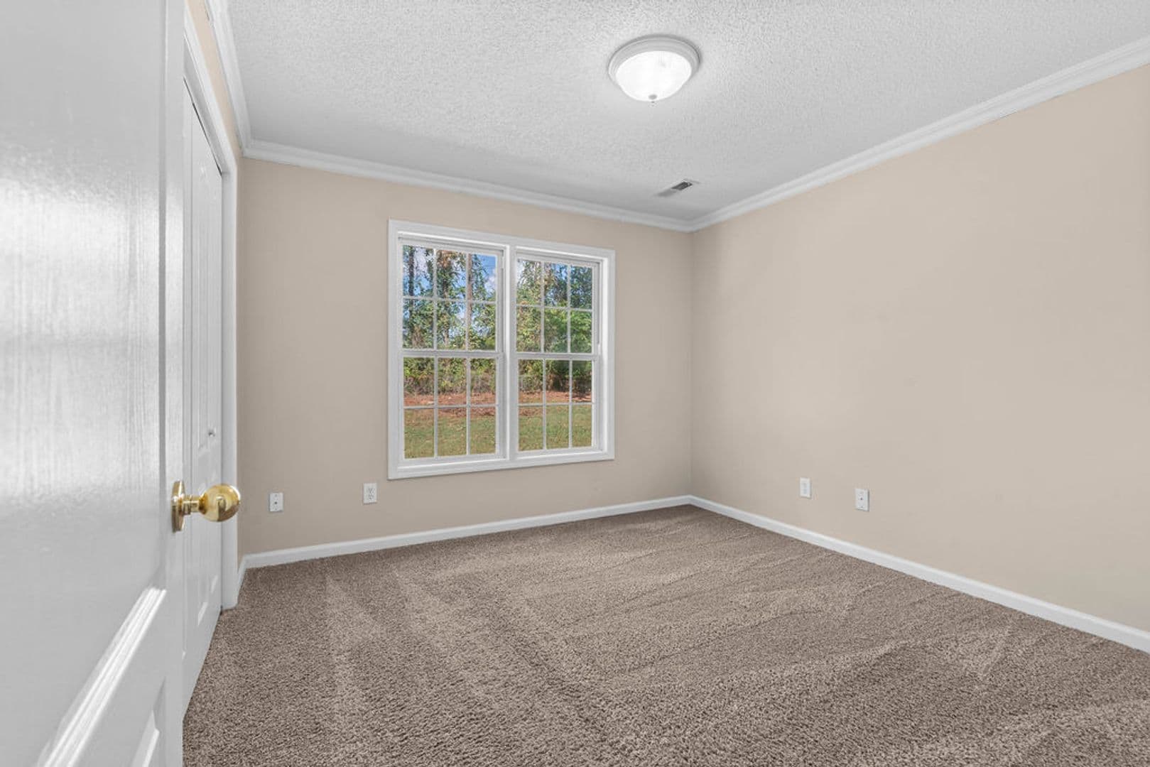 Madison House: 185 Raspberry Way