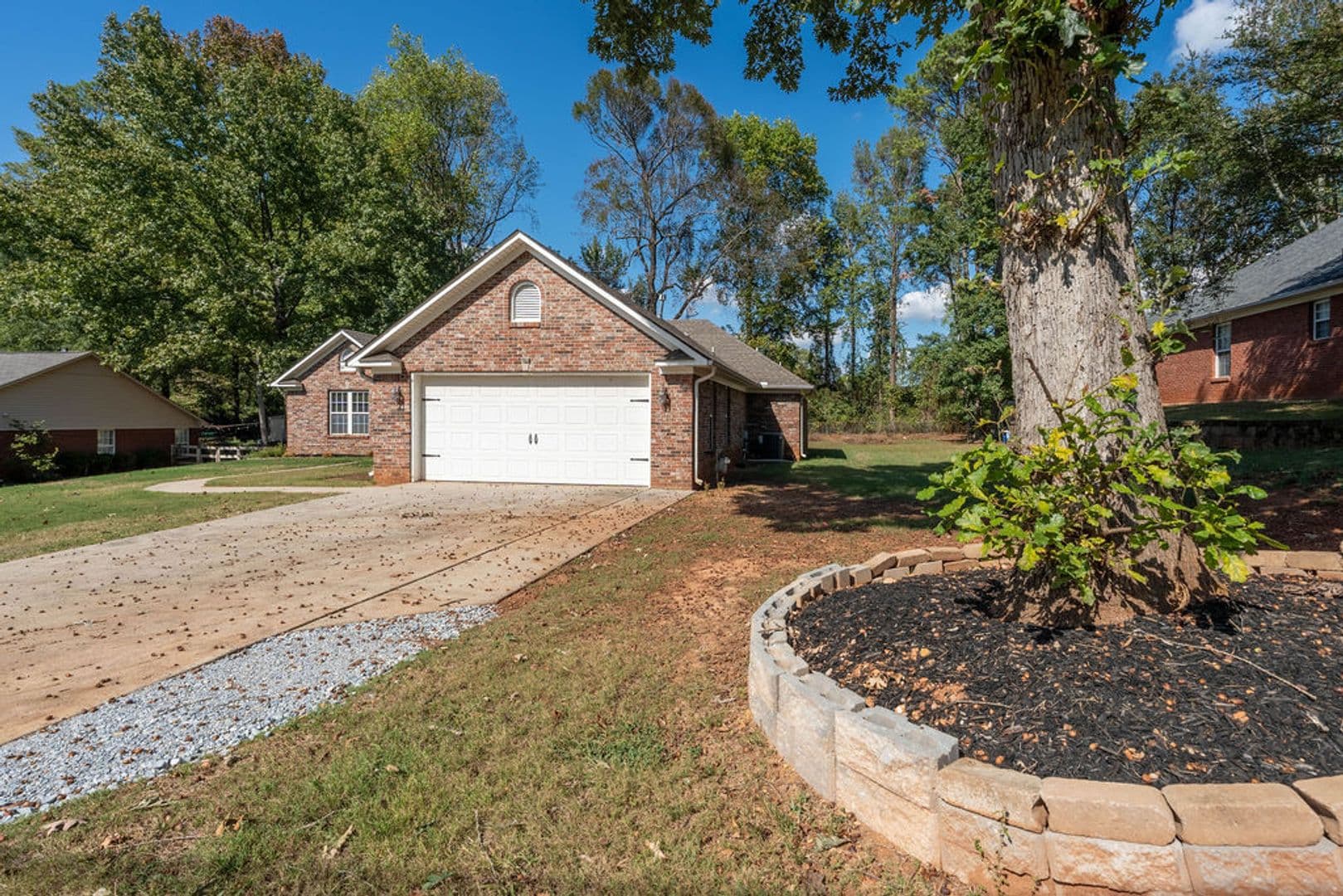 Madison House: 185 Raspberry Way