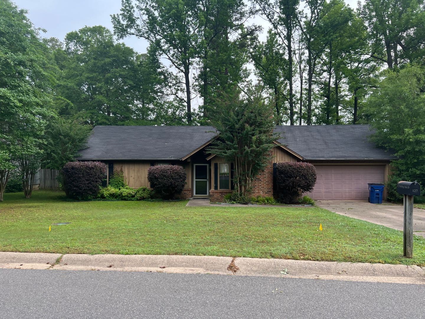 Maumelle House: 127 Rolling Oaks DR