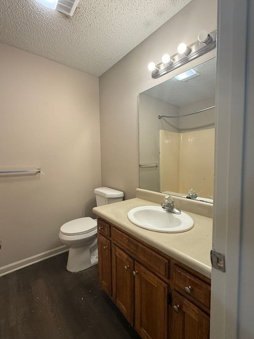 Maumelle House: 22 Edgehill Cove