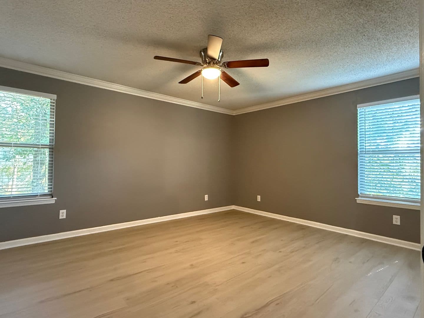 Little Rock House: 5 Flourite Cove