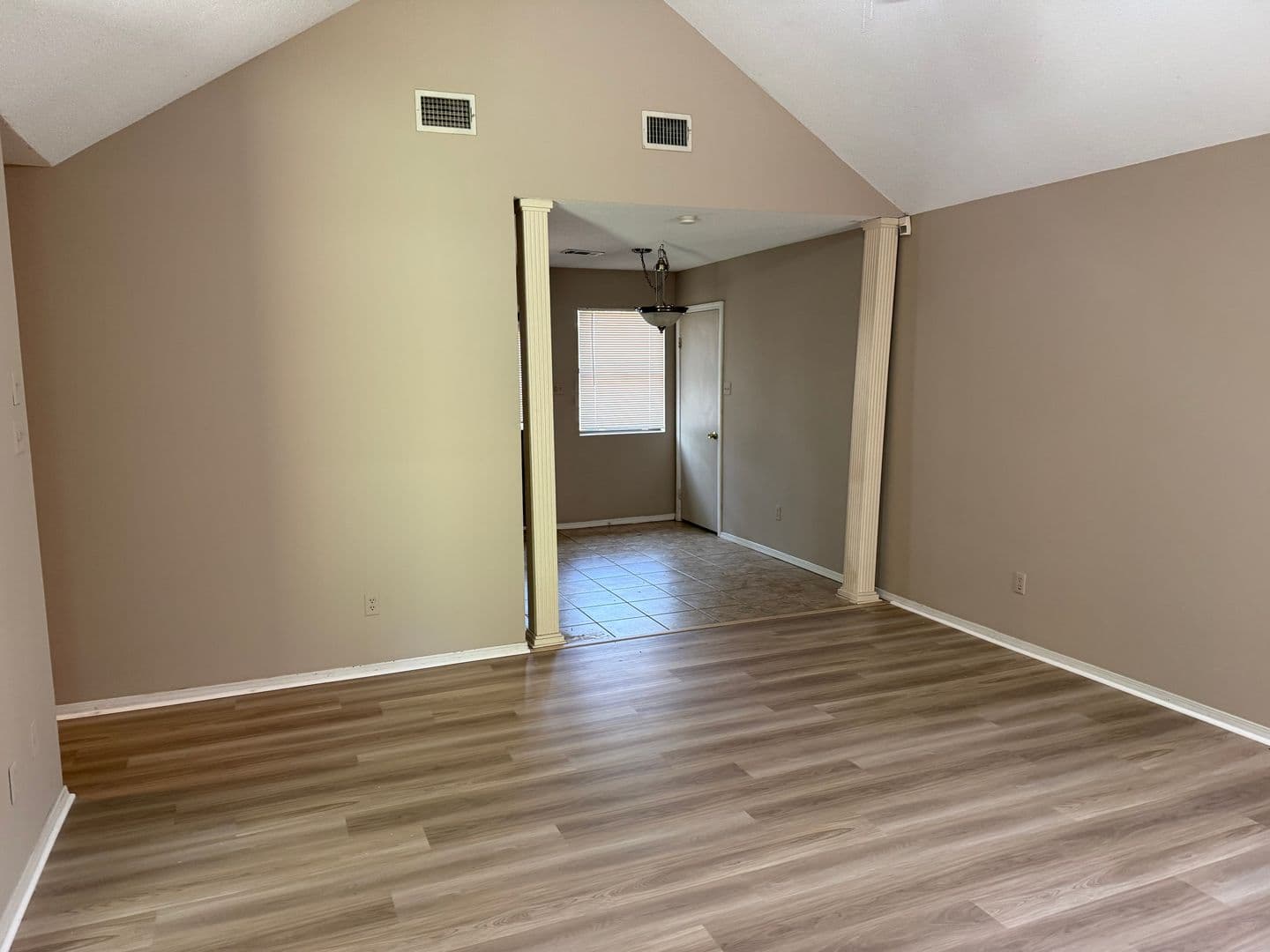 Maumelle House: 127 Rolling Oaks DR
