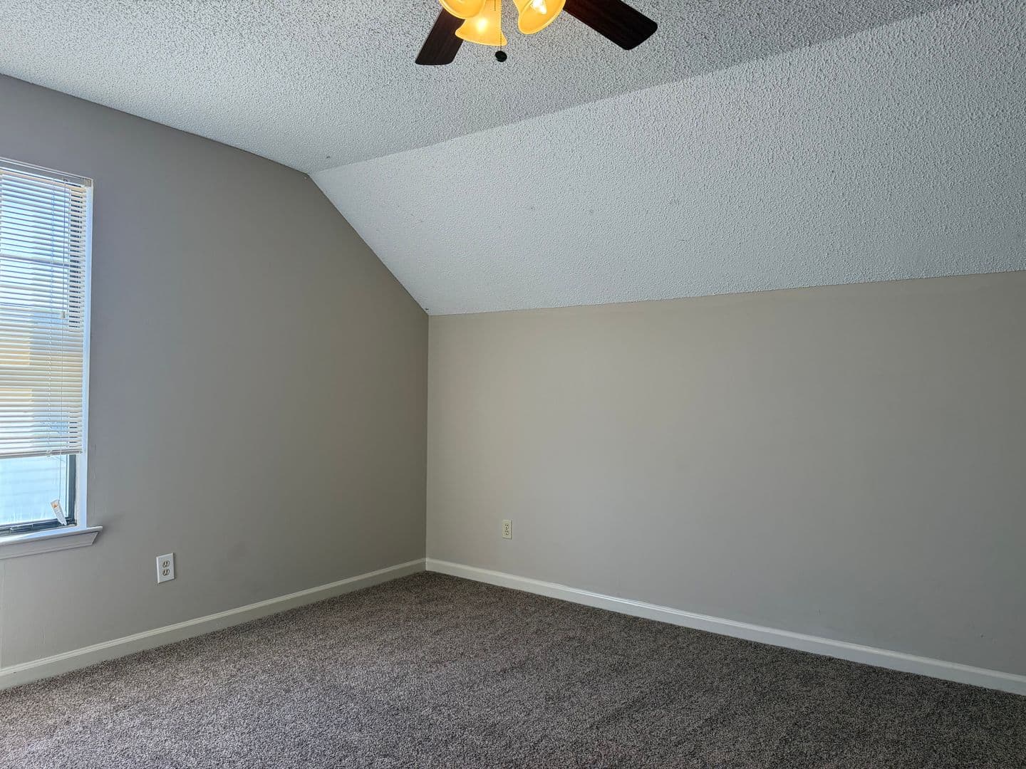 Maumelle House: 22 Edgehill Cove