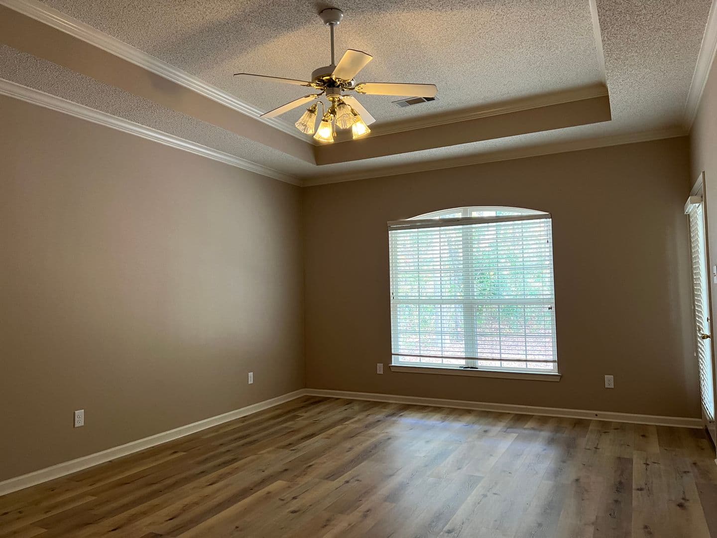 Benton House: 2406 Oakbrook Cove