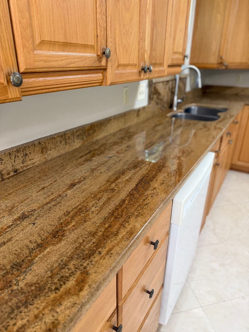 Little Rock House: 5 Flourite Cove