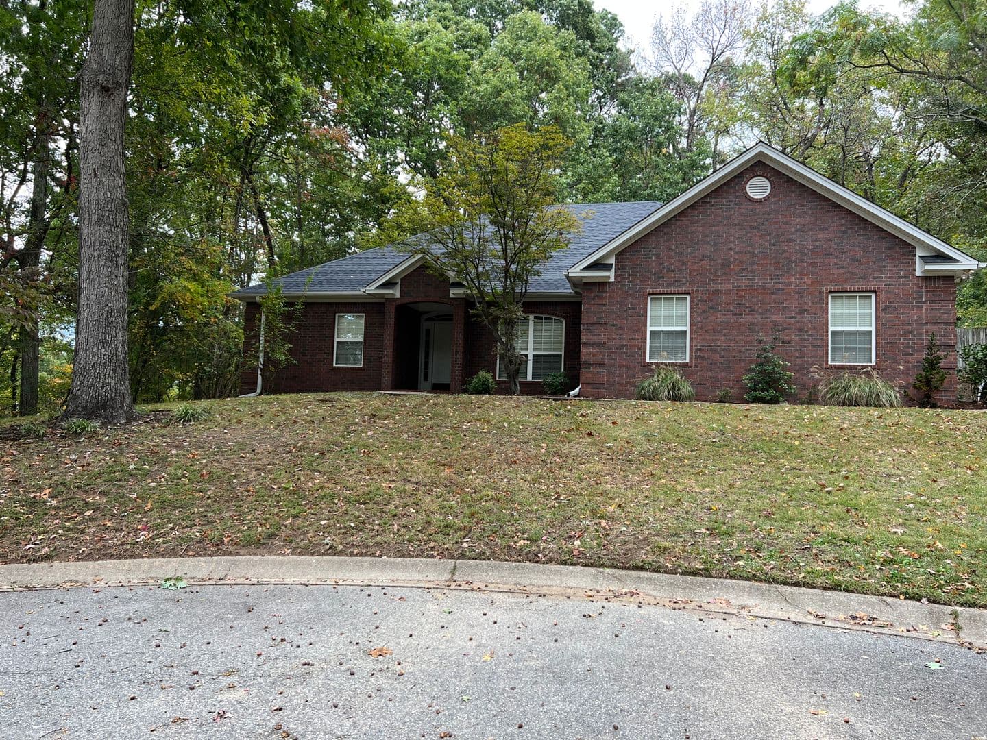 Benton House: 2406 Oakbrook Cove