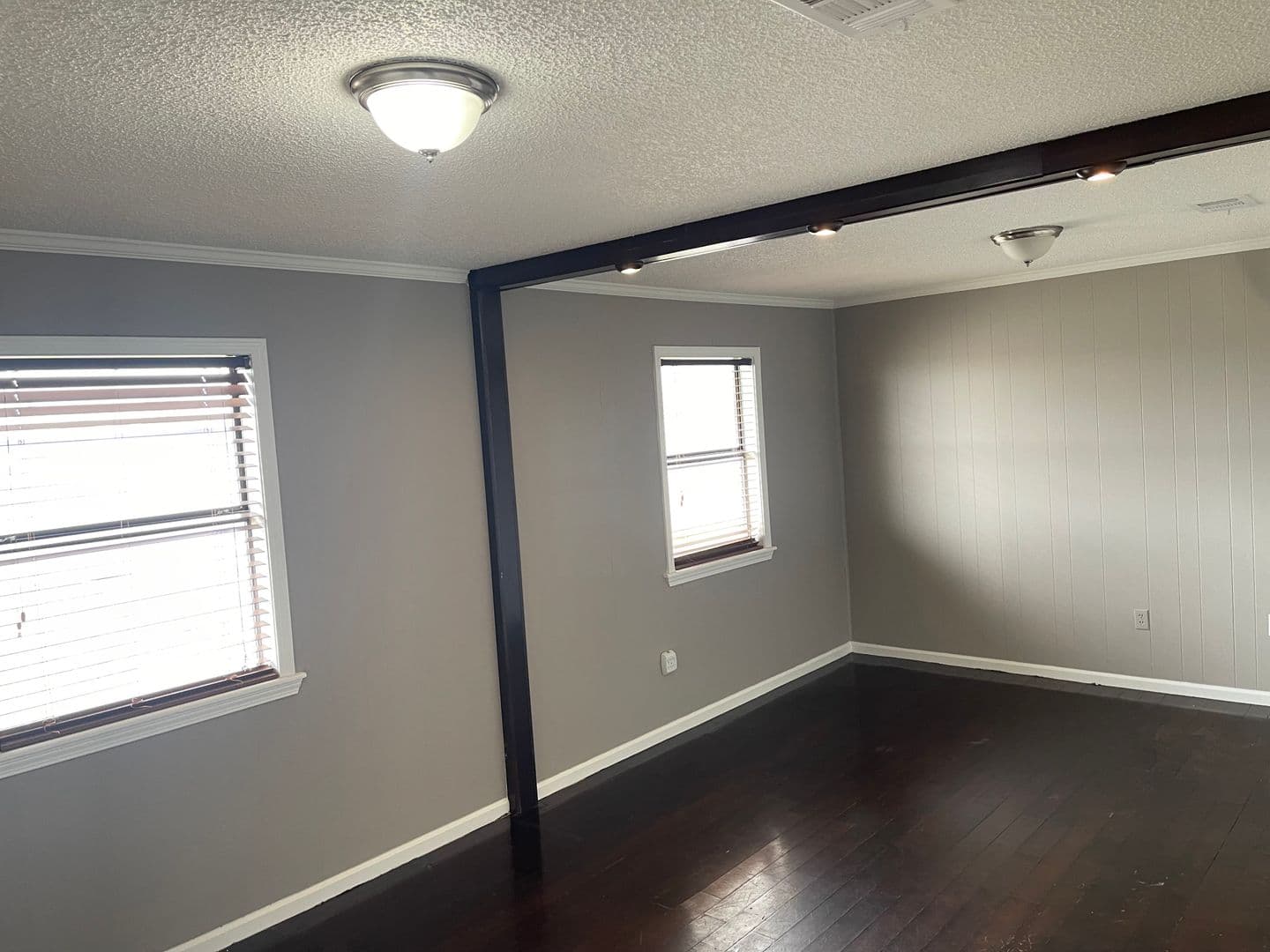 Beebe House: 419 S Cherry St