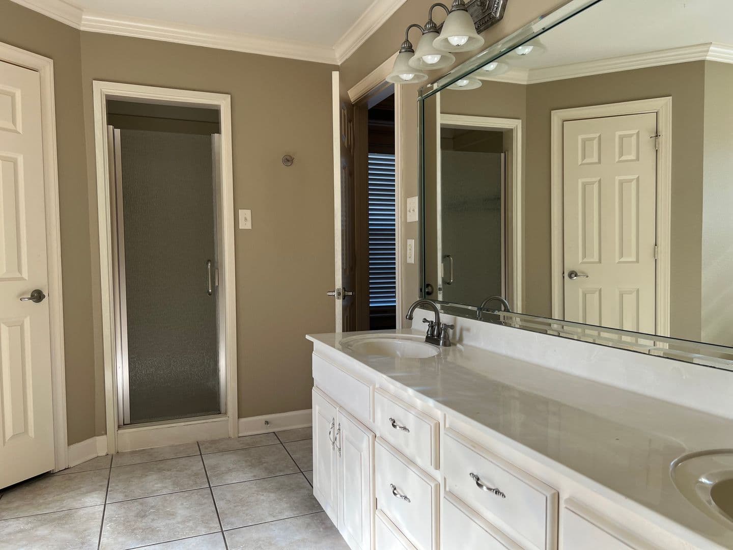 Cabot House: 74 Lakeland Dr.