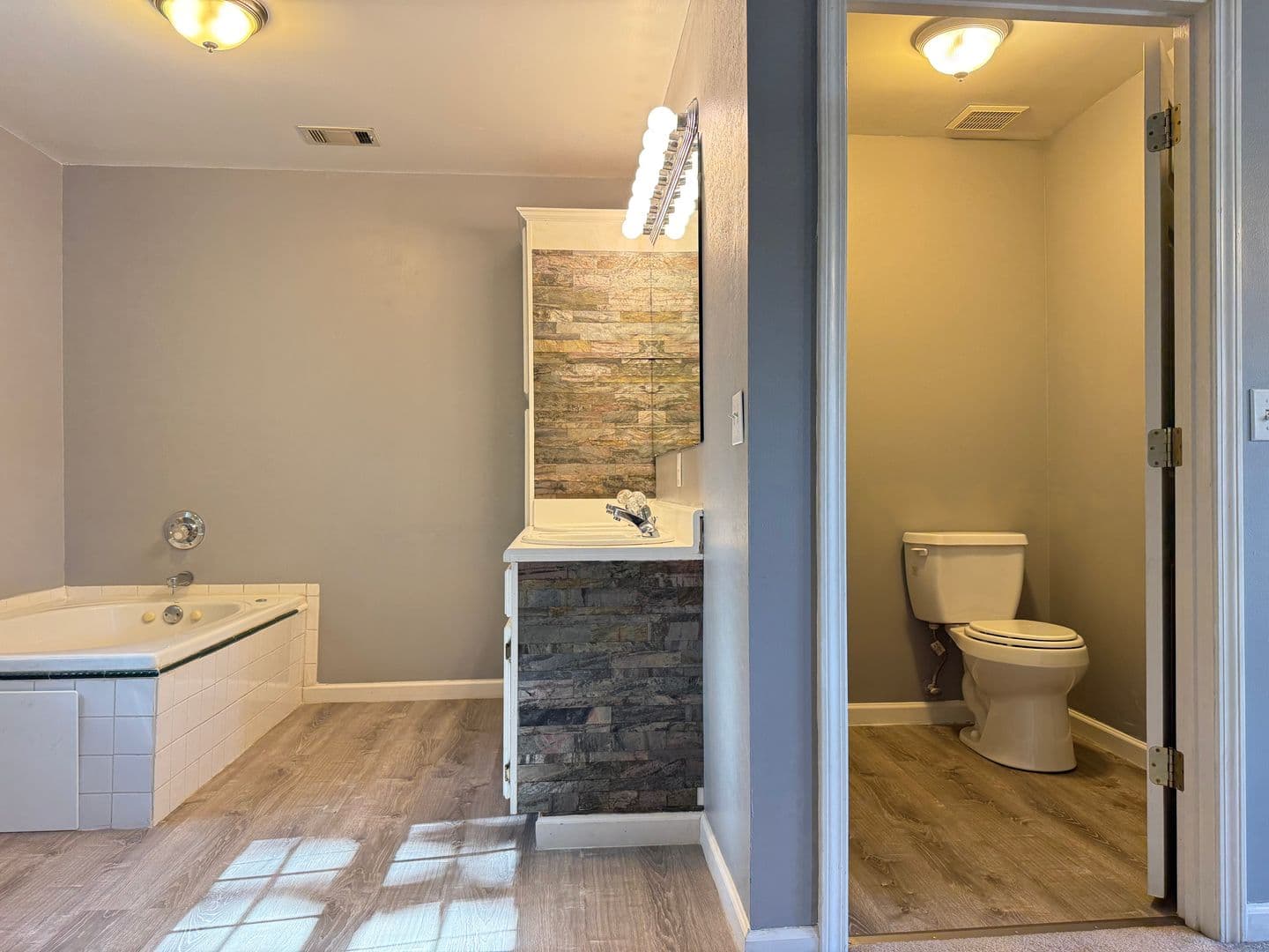 Little Rock House: 13301 Kanis Rd.