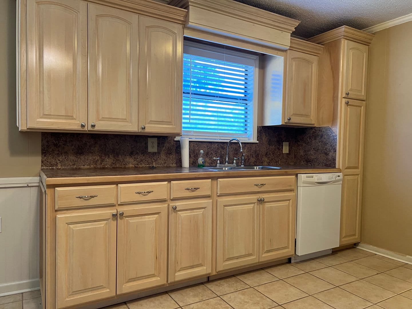 Beebe House: 419 S Cherry St