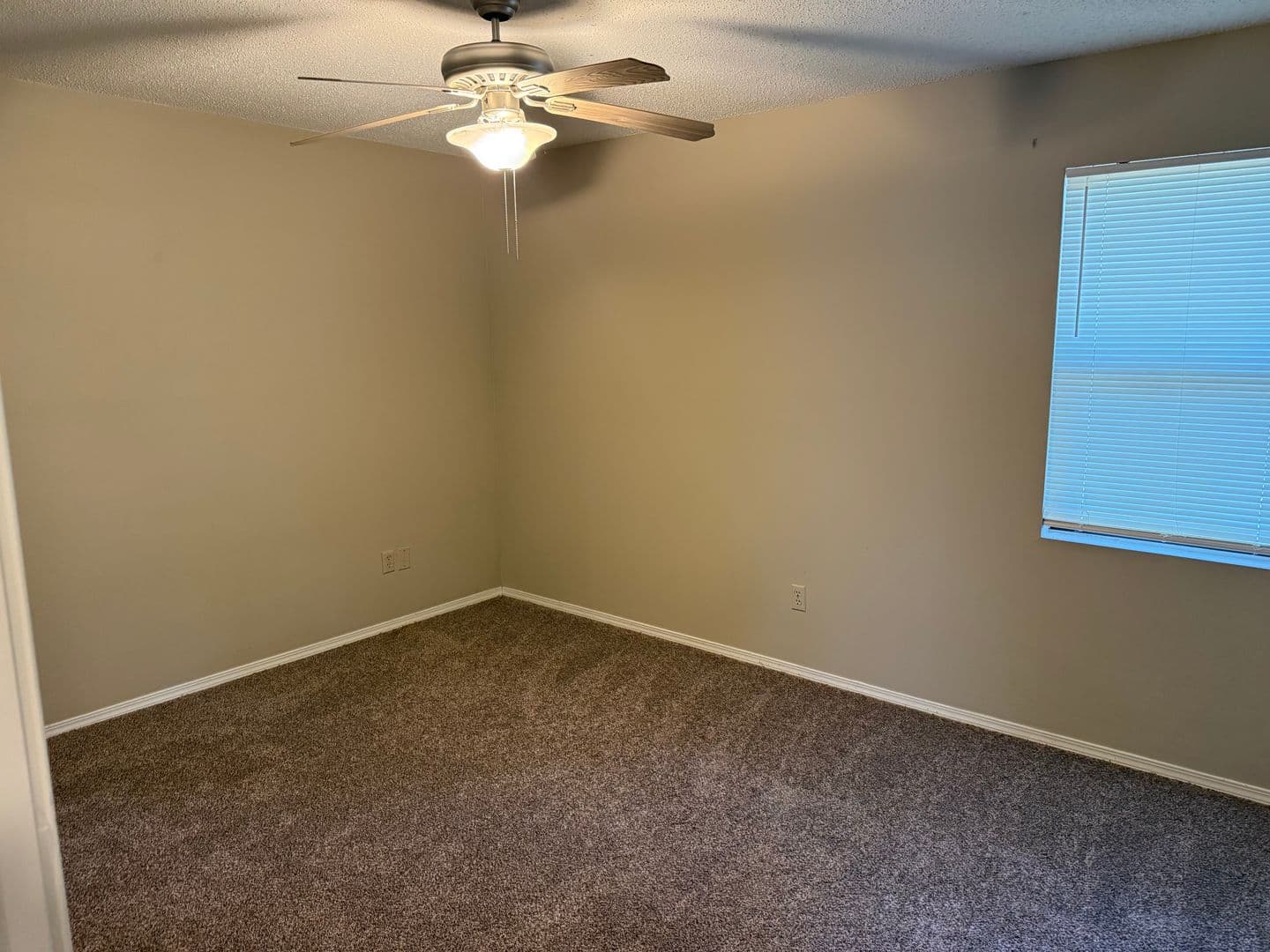 Maumelle House: 127 Rolling Oaks DR