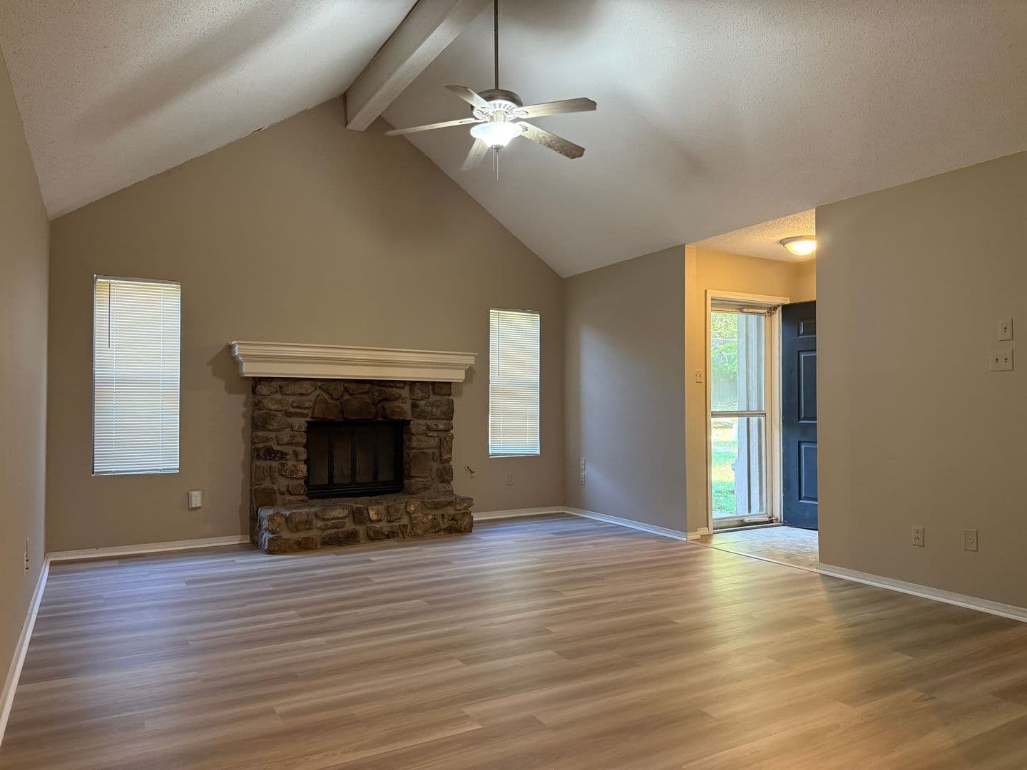 Maumelle House: 127 Rolling Oaks DR