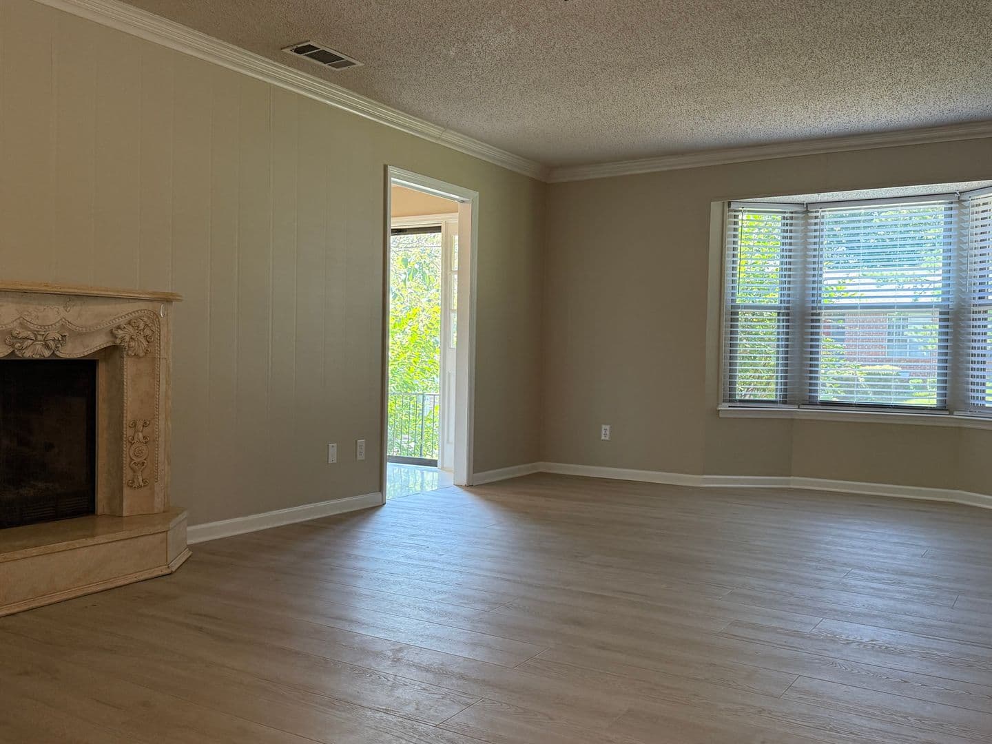 Little Rock House: 5 Flourite Cove