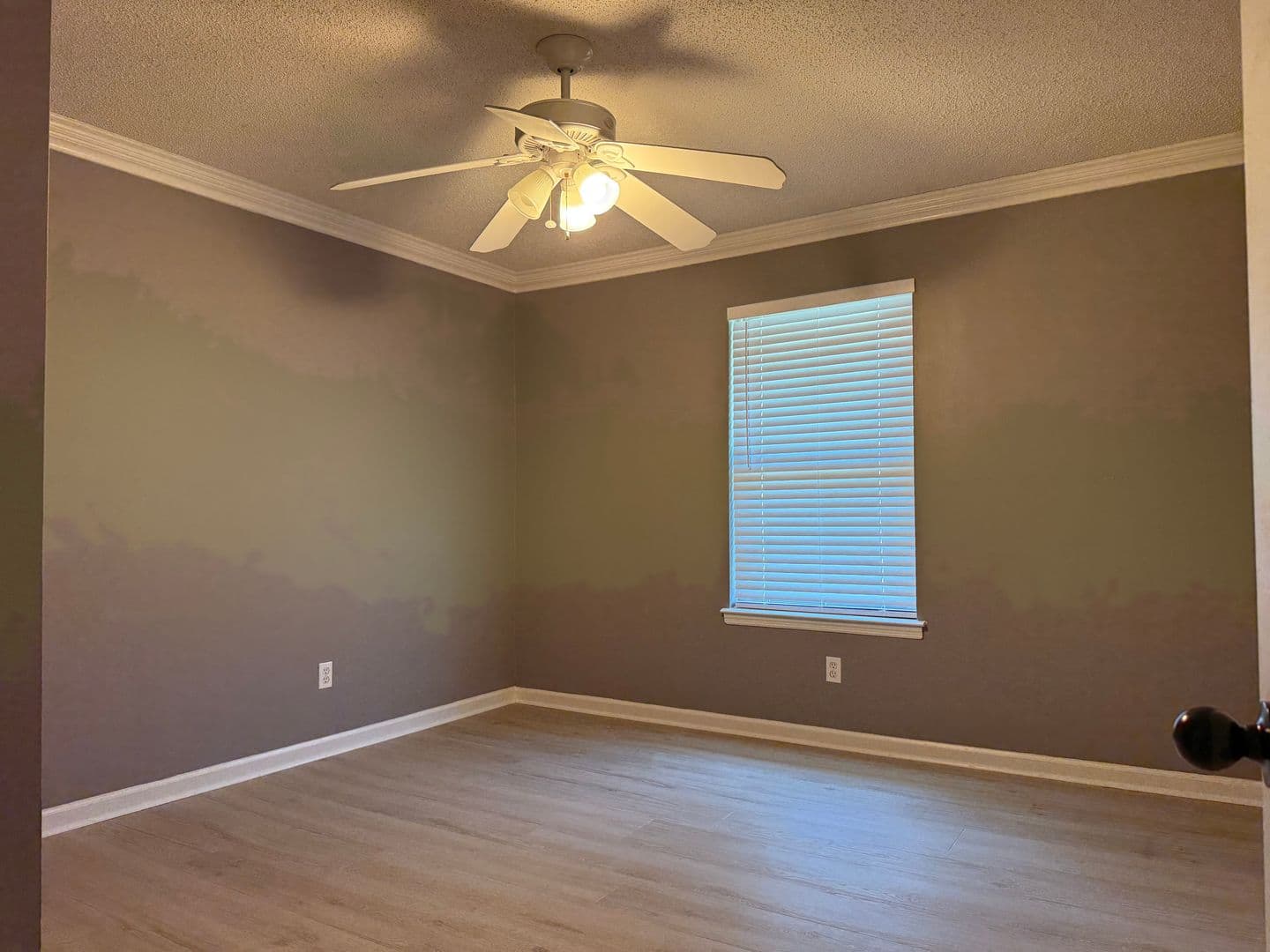Little Rock House: 5 Flourite Cove