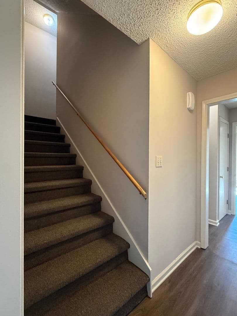 Maumelle House: 20 Edgehill Cove