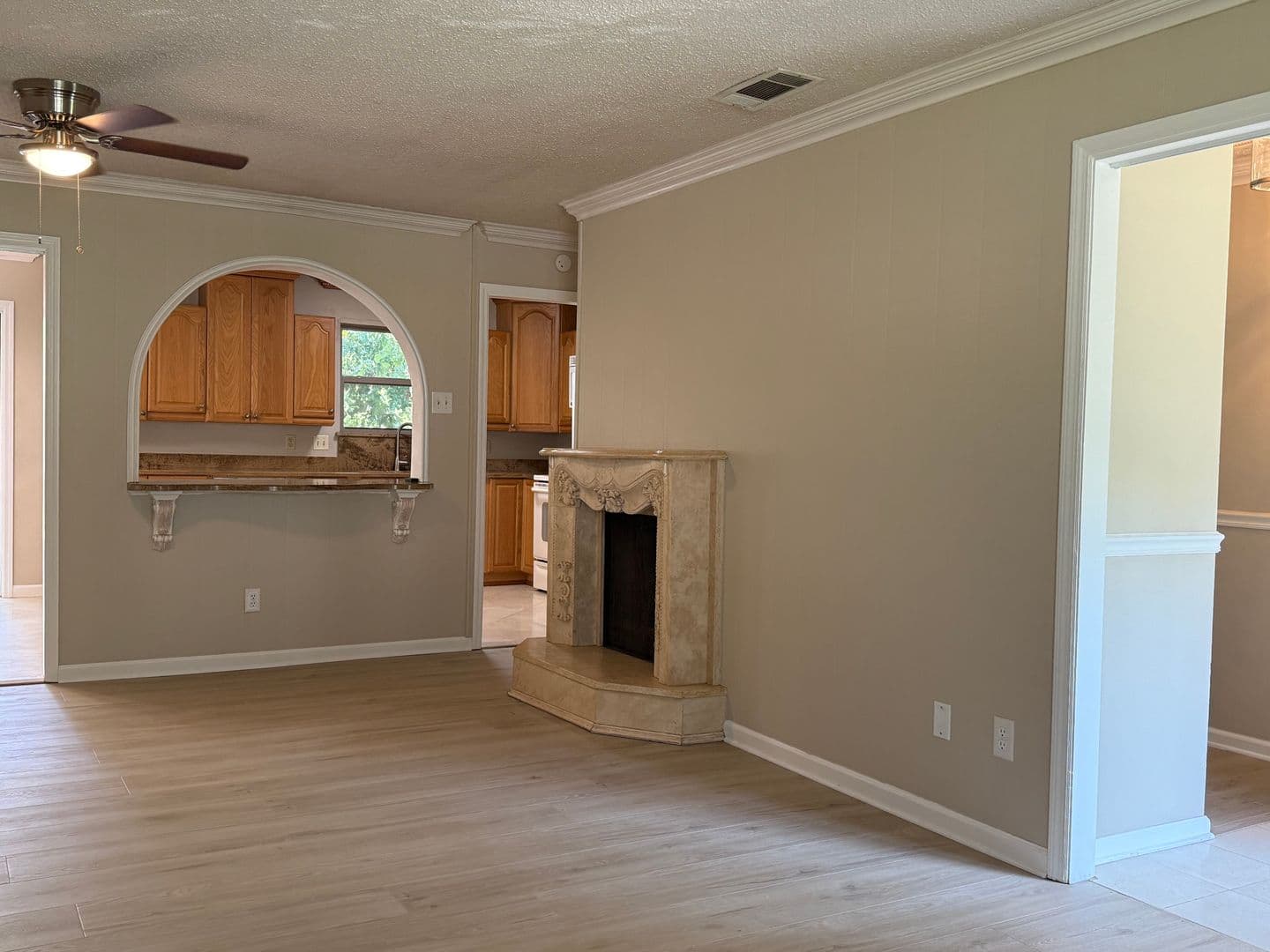 Little Rock House: 5 Flourite Cove