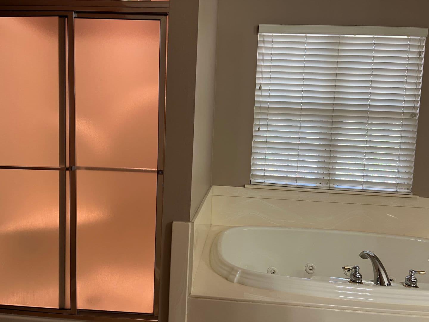 Benton House: 2406 Oakbrook Cove