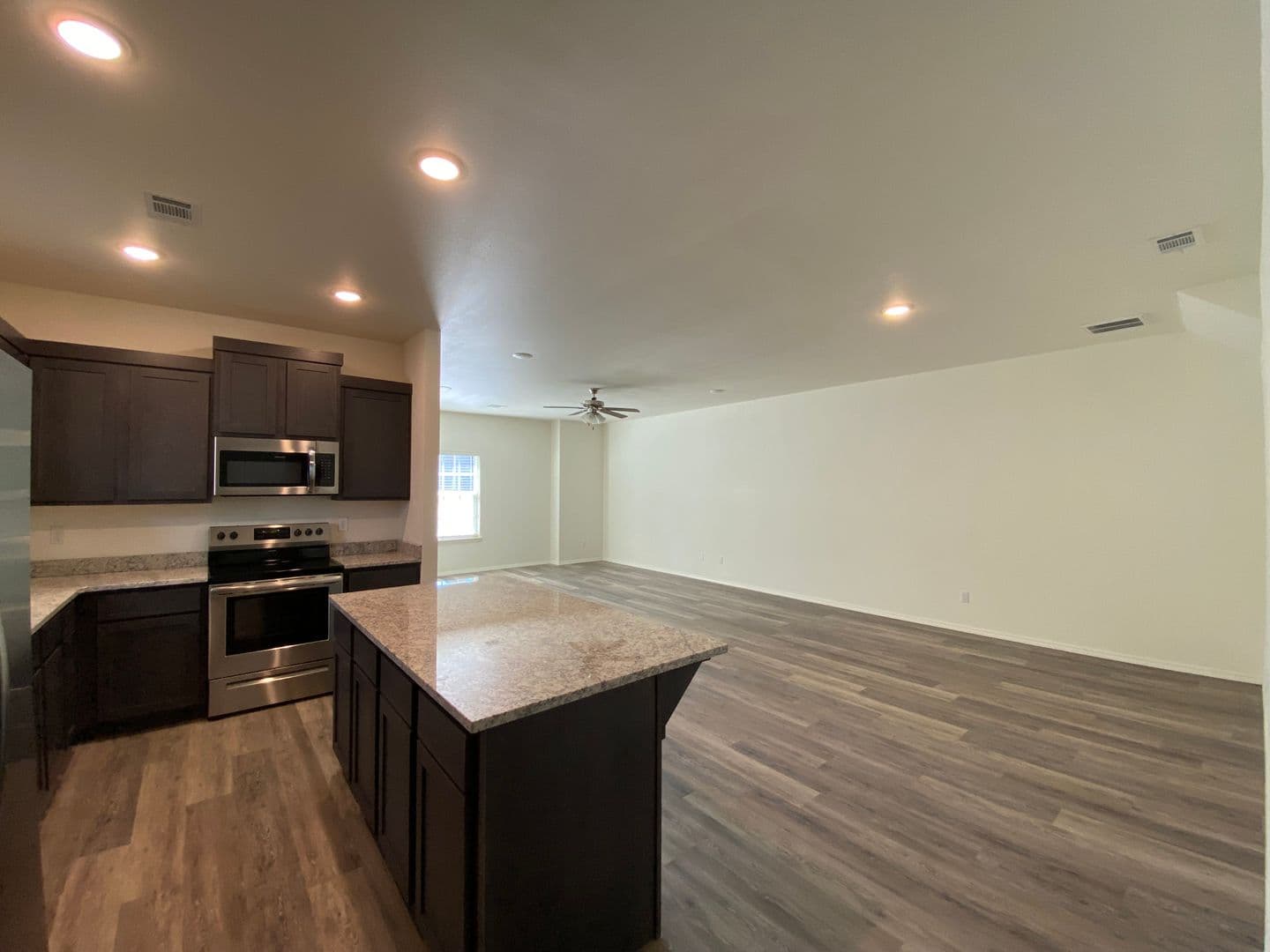 Fayetteville Apartment: 4211 Sante Fe Square