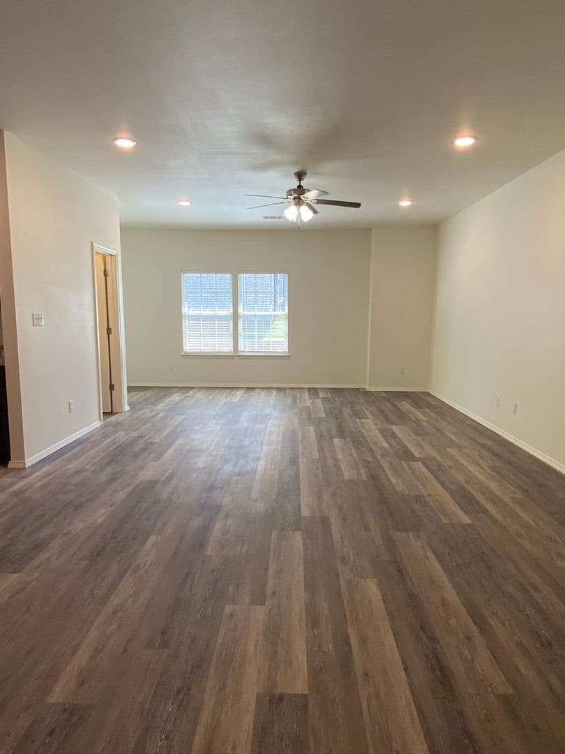 Fayetteville Apartment: 4211 Sante Fe Square