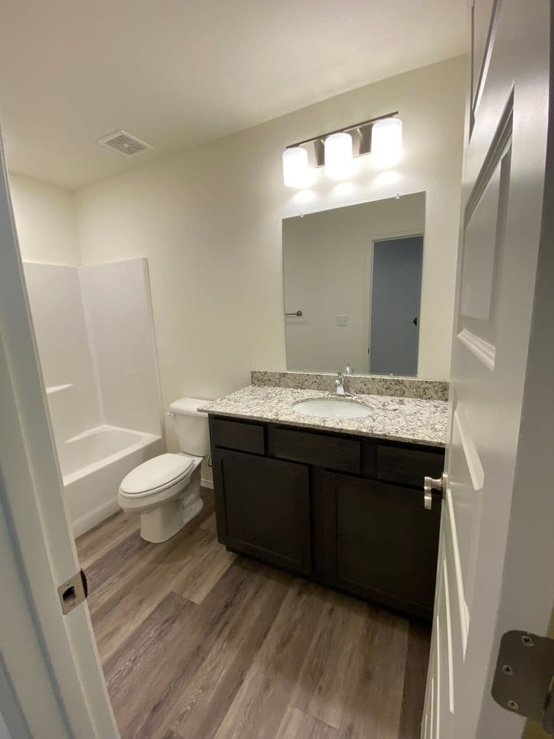 Fayetteville Apartment: 4211 Sante Fe Square